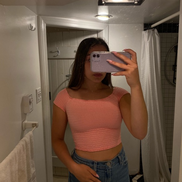 Garage ruched OTS crop top - Picture 2 of 4